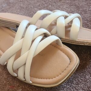 Universal Thread Cream Women's Sandals